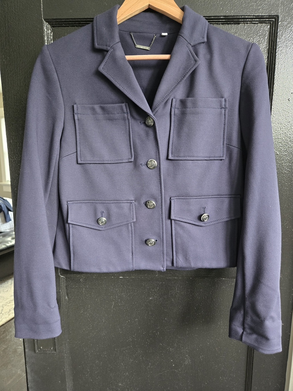 ALMOST  BRAND NEW Chico's Navy Cropped Patch-Pocket Blazer, SIZE 00